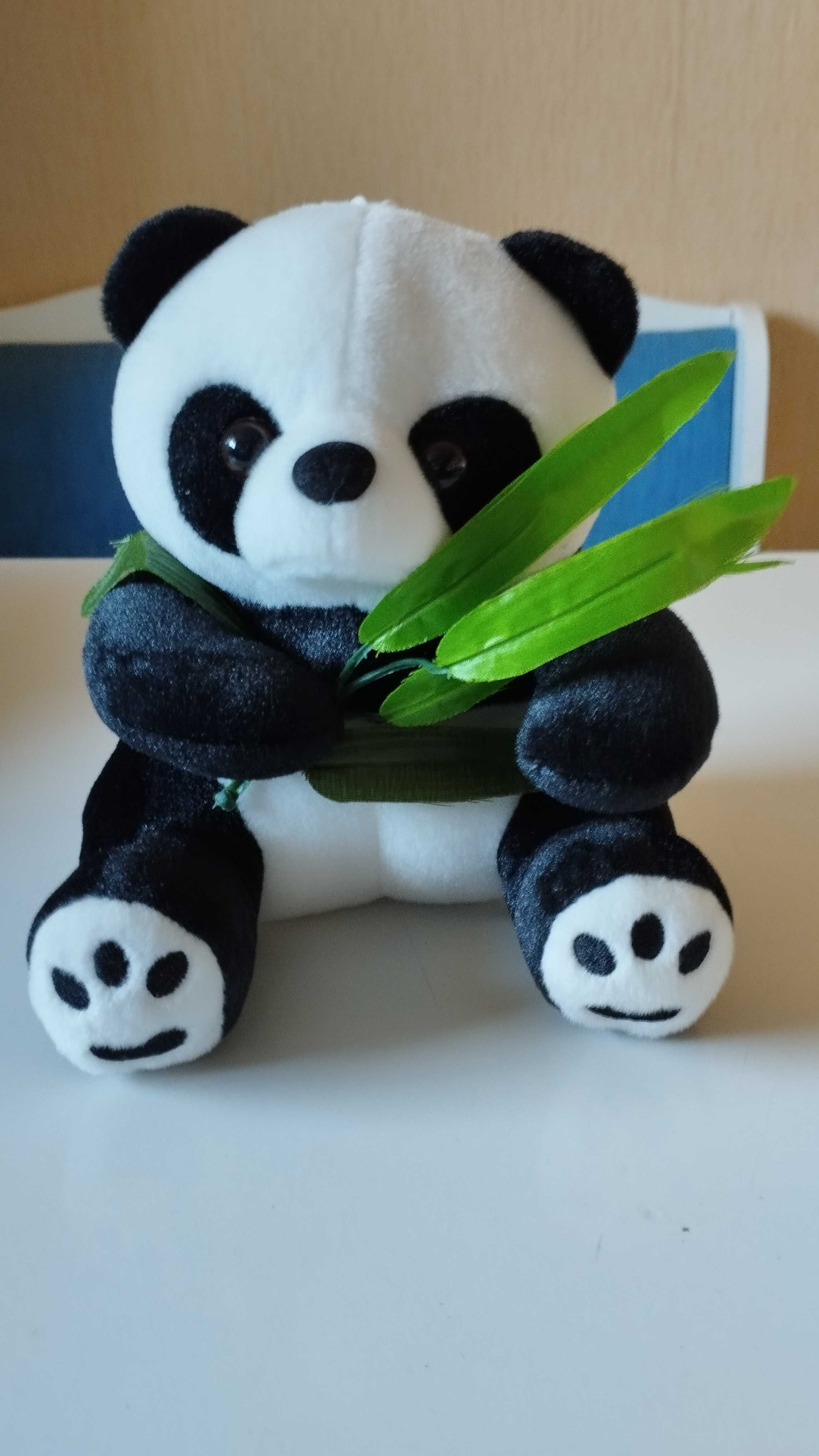 maskotka miś panda