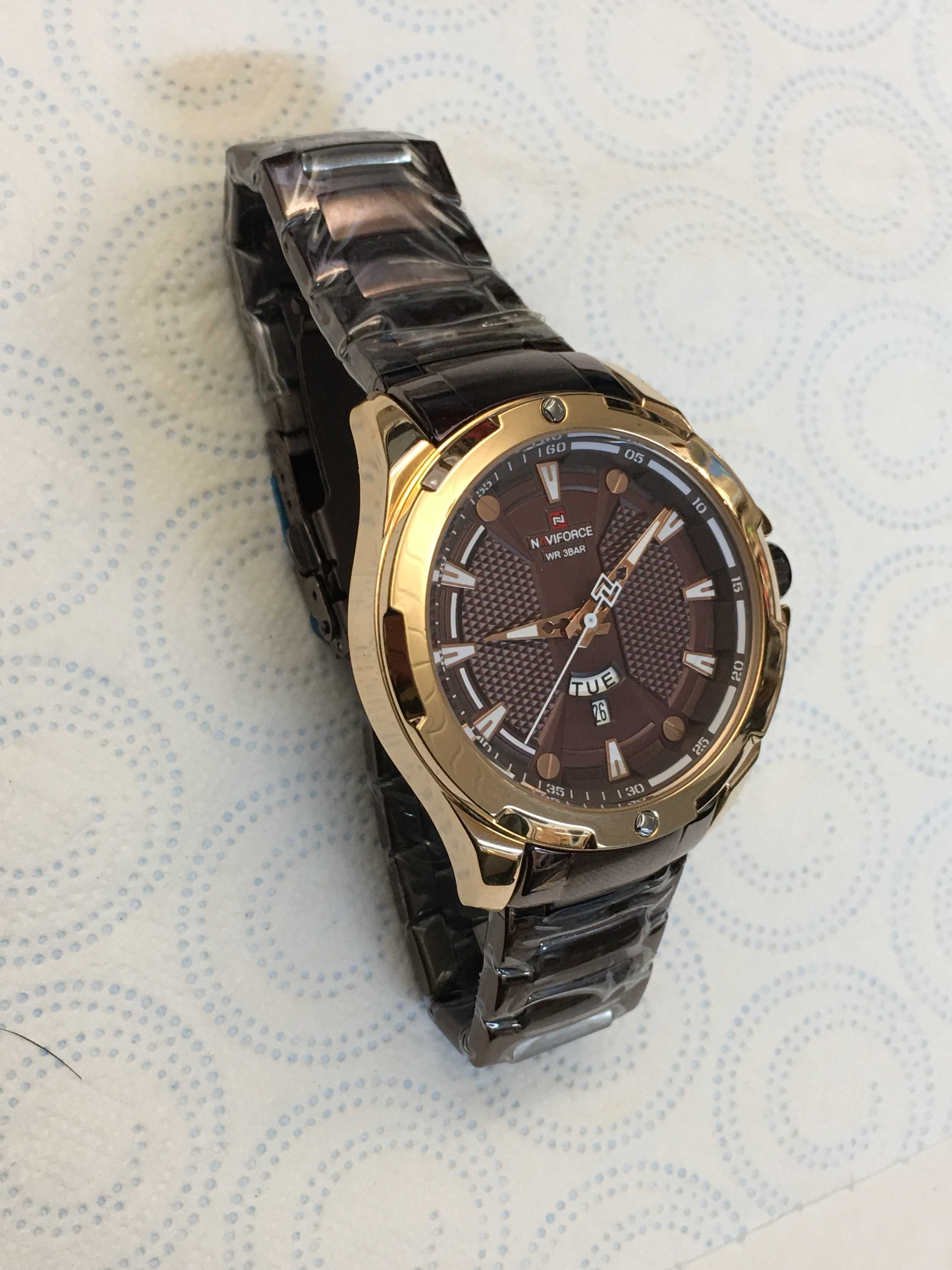 Męski zegarek NAVIFORCE DayDate WR3BAR w foliach 45mm