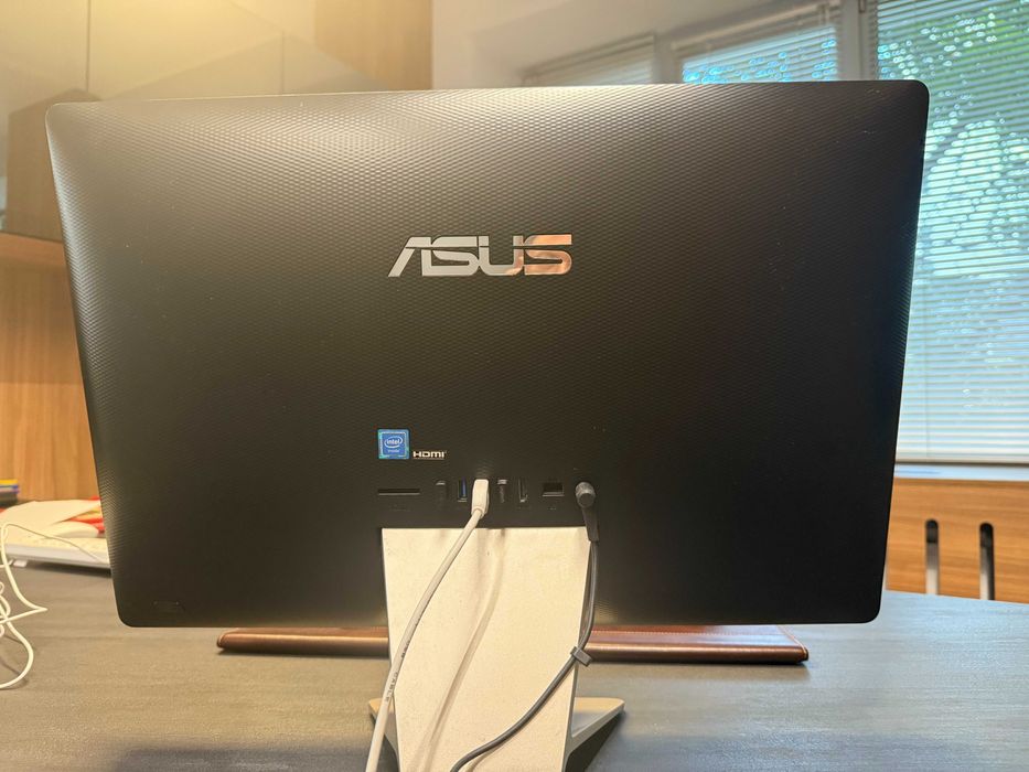 Моноблок ASUS чорний