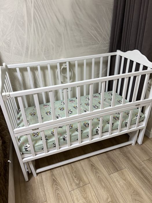 Продам детскую кроватку,дитяче ліжко с матрасом