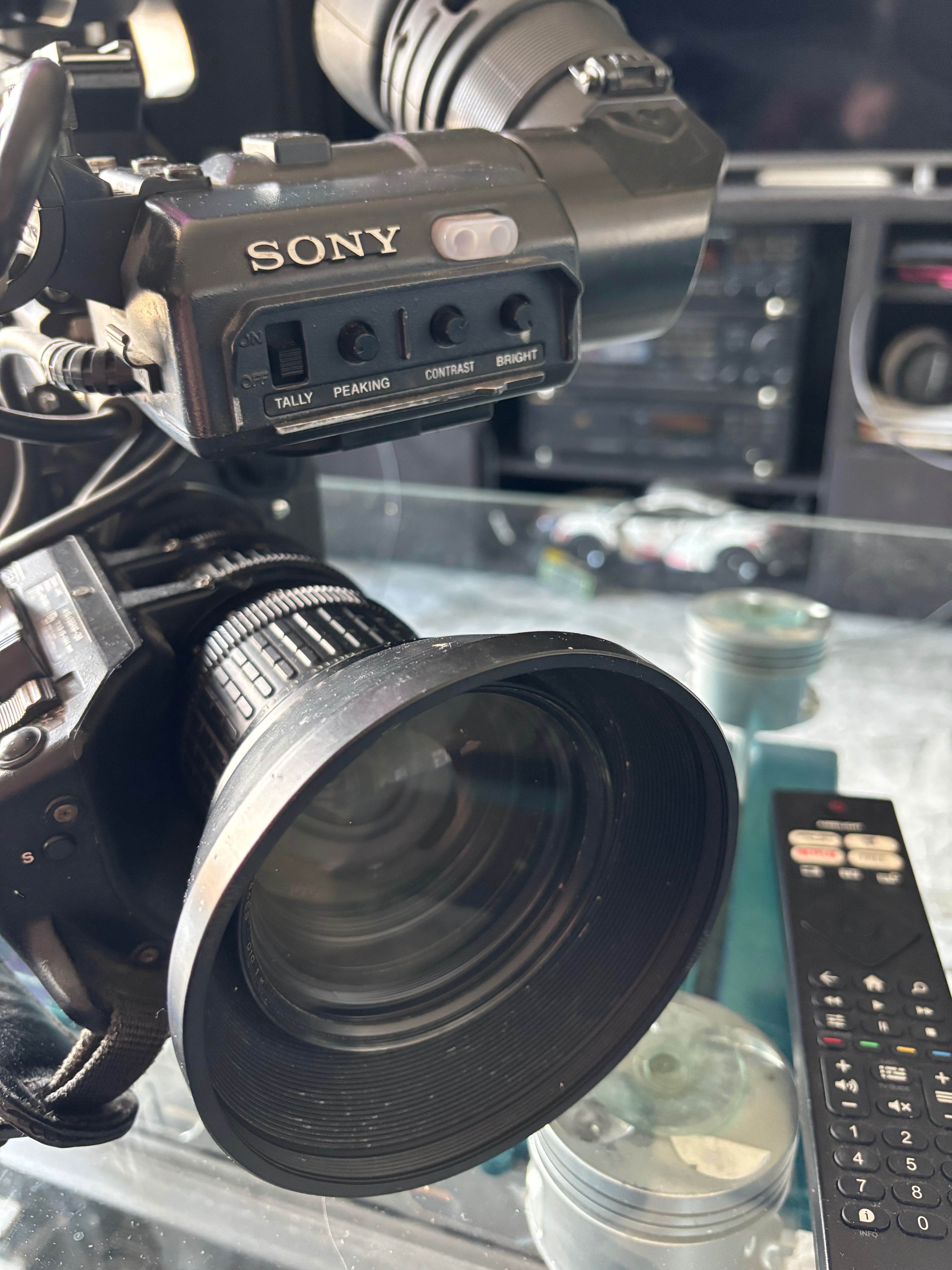 Profesjonalne kamery telewizyjne Sony.