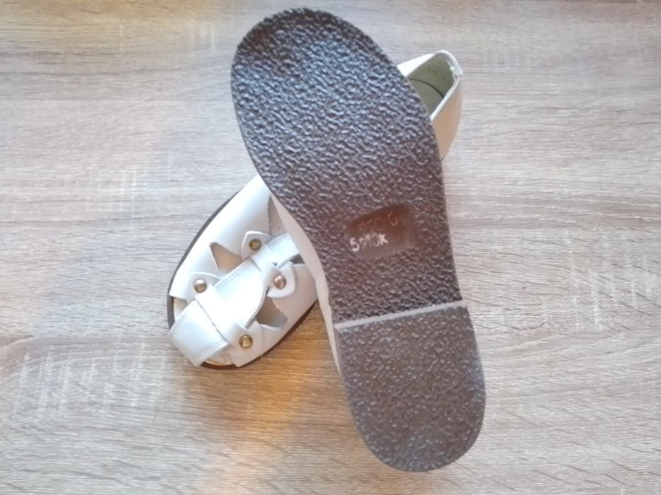 Продам наві ретро сандалі з натуральної шкіри