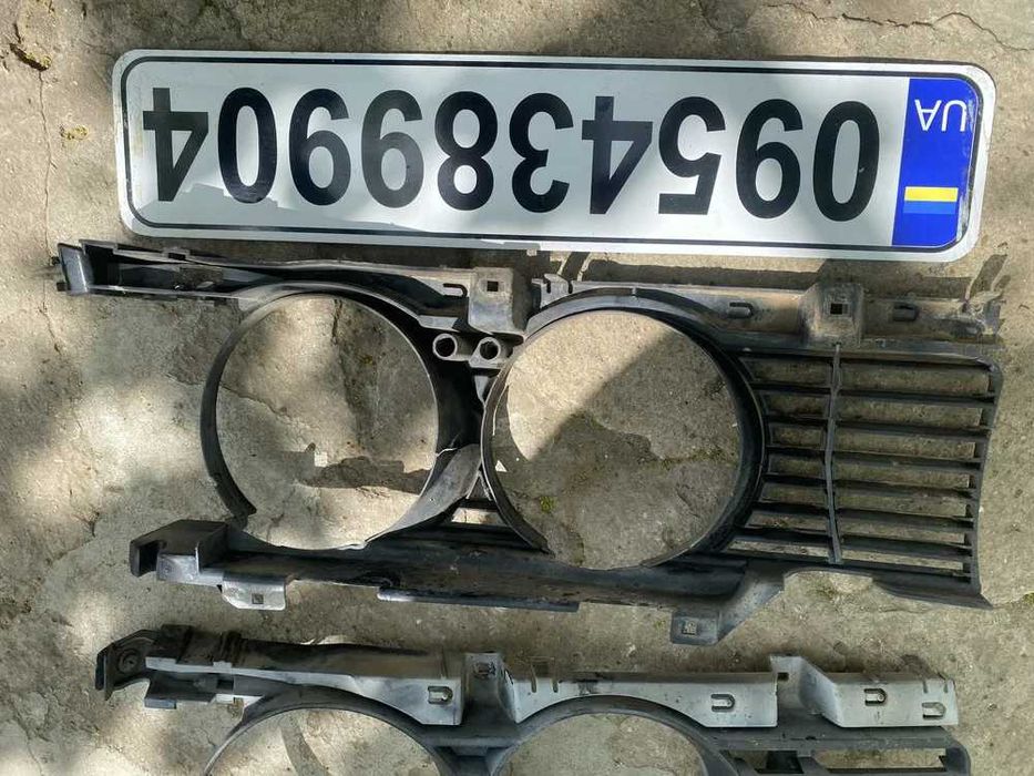 Решітка радіатора бмв е34 права