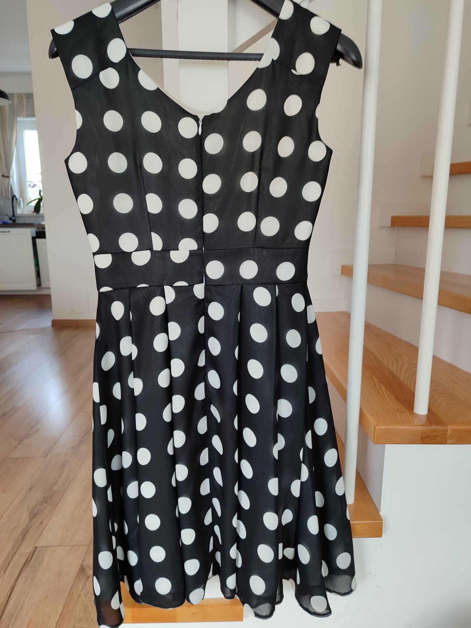 Elegancka czarna sukienka w białe kropki 42 Elizabeth Collection XL
