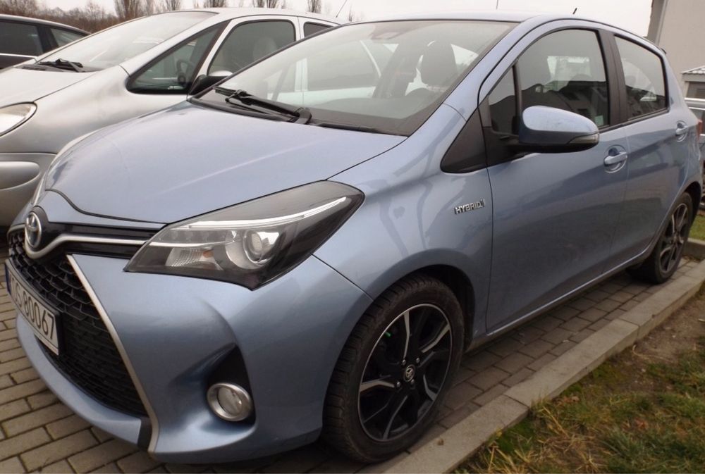 Toyota Yaris Hybrid 1.5 - Krajowa - przebieg 118 tys. - Automat