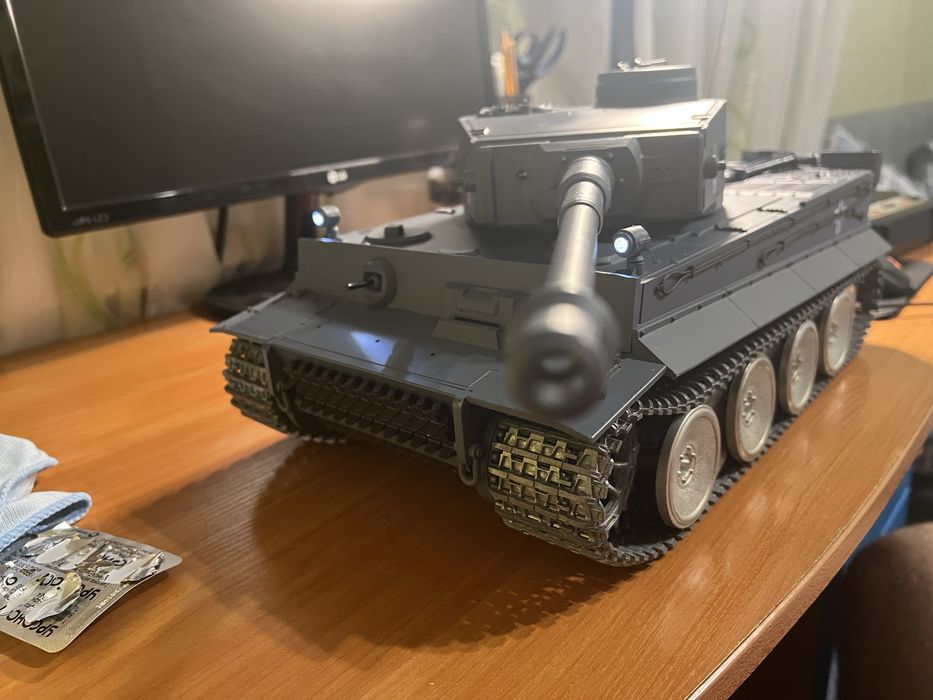Heng Long Tiger H1 1:16 // Танк Тигр на радиоуправлении