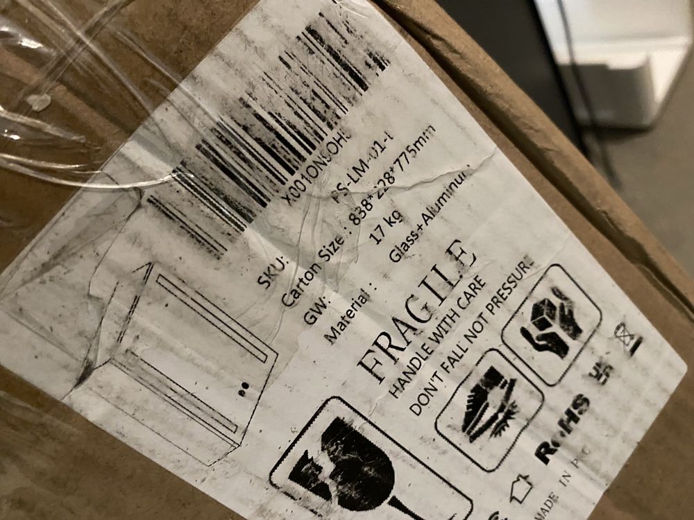 Szafka łazienkowa aluminiowa – uszkodzone lustra