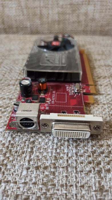 Karta graficzna ATI Radeon 102-B27602 B