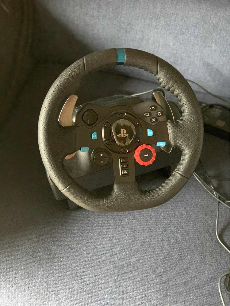 Sprzedam kierownicę Logitech G29 Driving Force – stan jak nowy