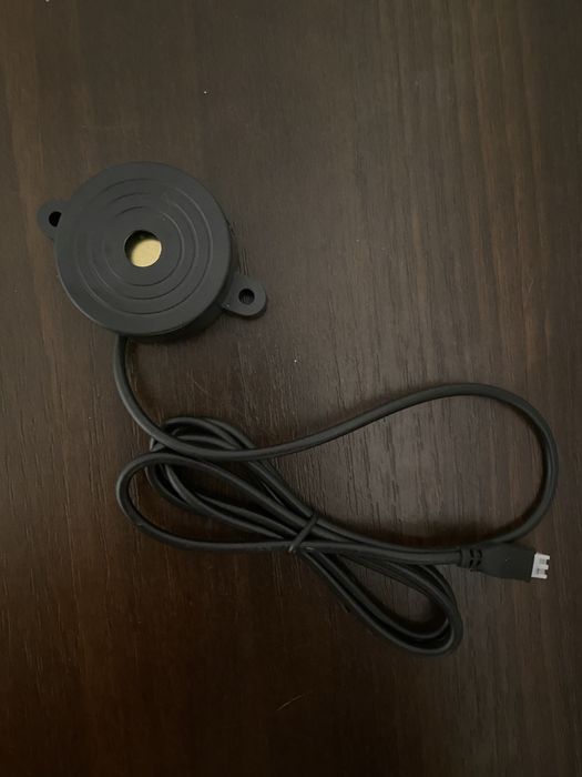 Czujnik parkowania w kolorze czerwonym