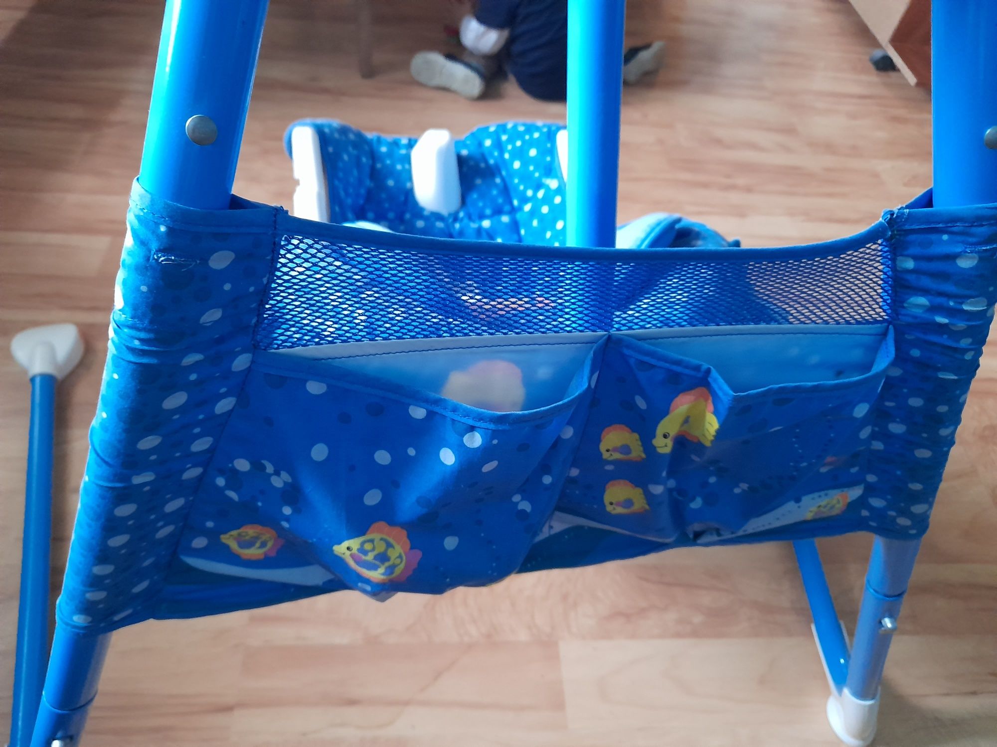 Huśtawka Fisher Price zasilana bateriami