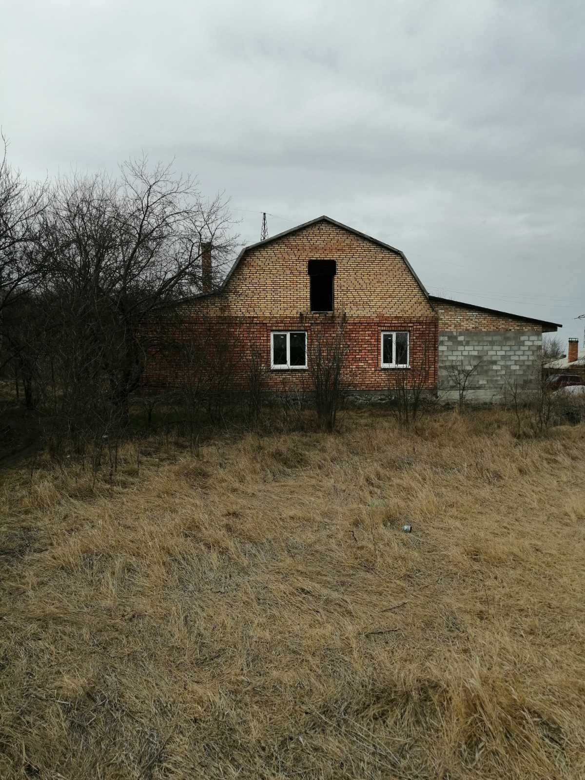 Будинок під ремонт площа землі 0,37 Га.