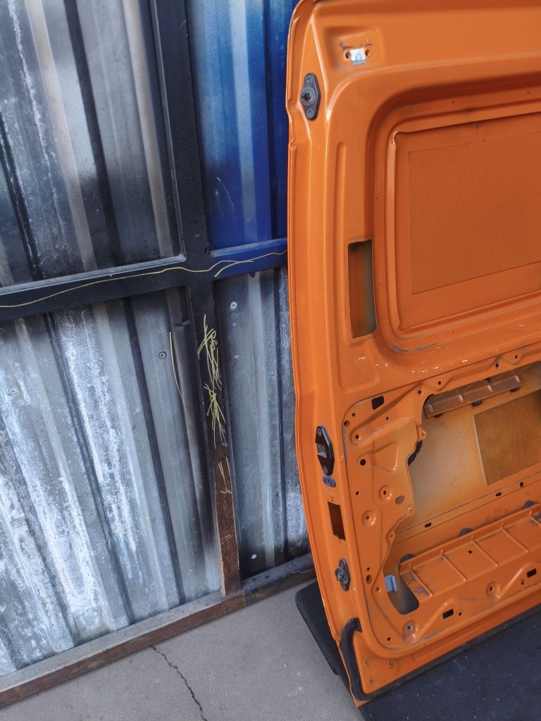 Drzwi prawe suwane przesuwane VW Caddy III LP2C stan bdb bez rdzy