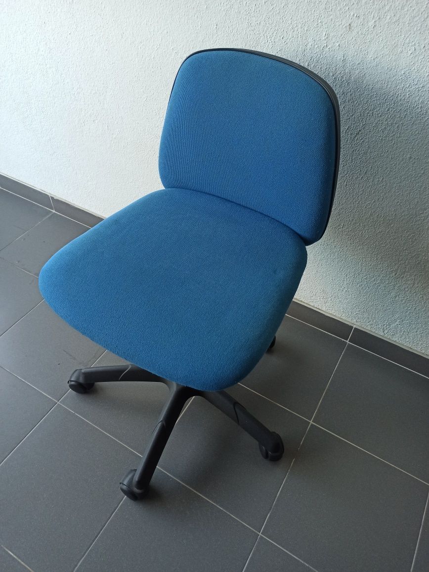 Vendo ou troco esta cadeira regulável