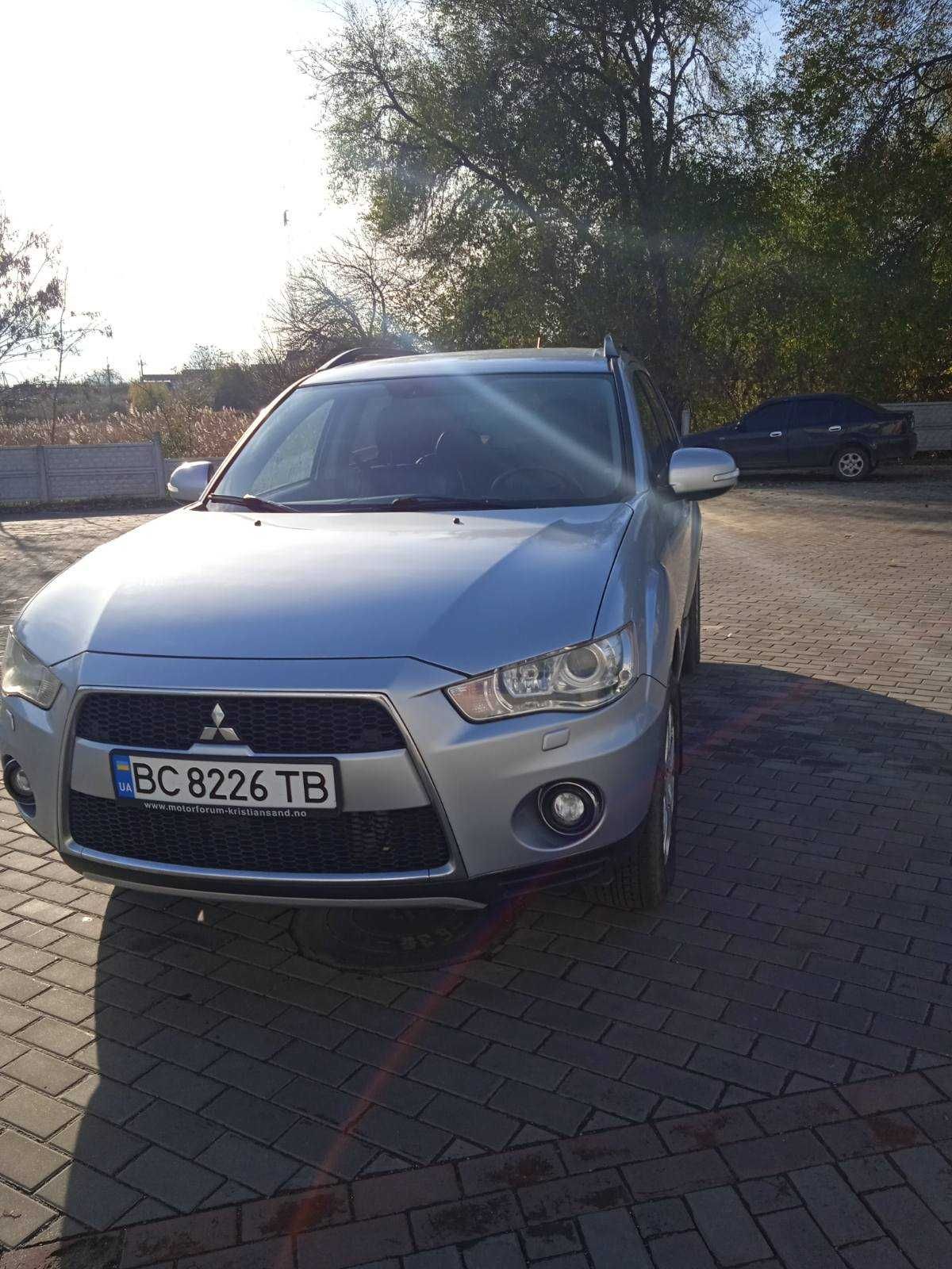 Mitsubishi Outlander XL