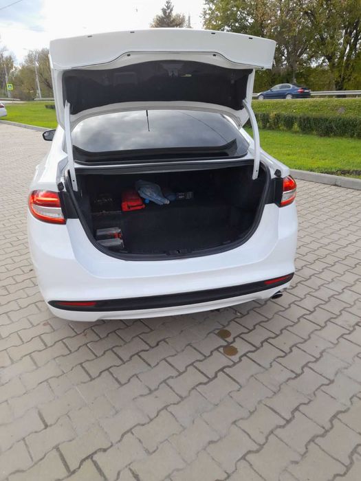 Ford Fusion Hybrid 2017