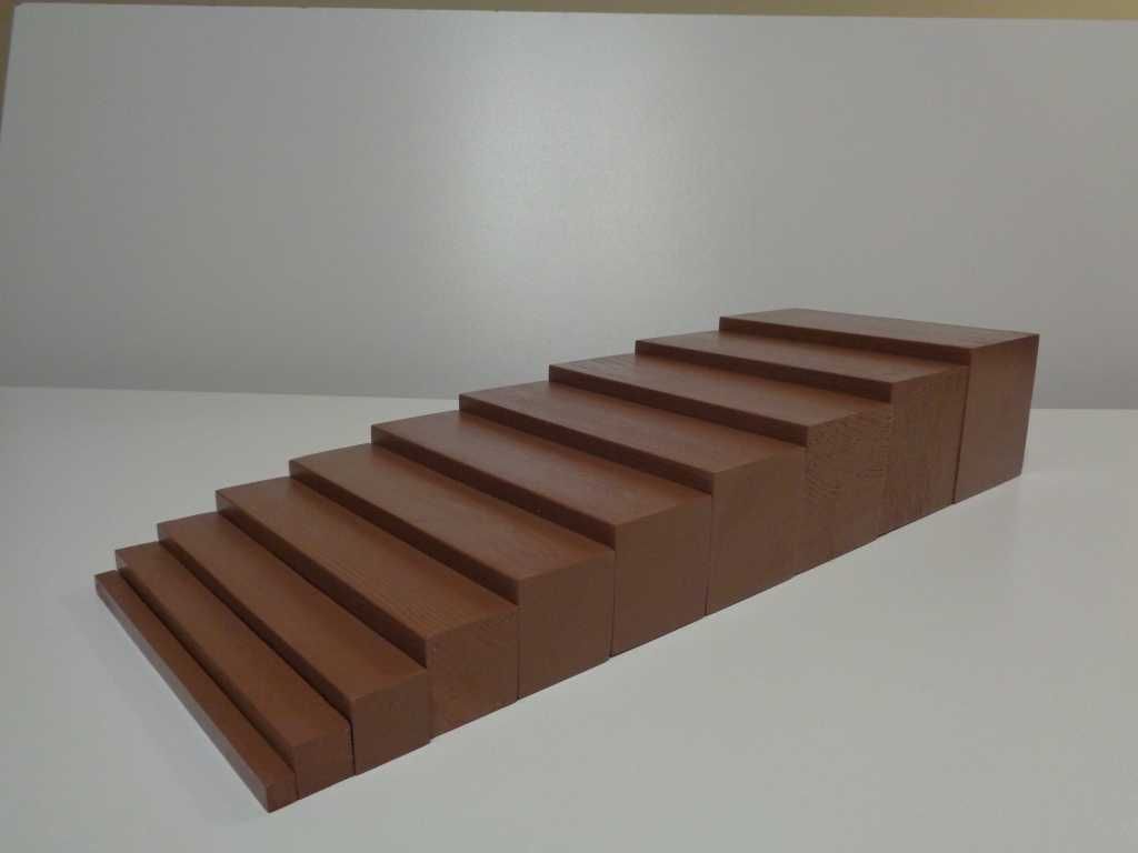 Drugi komplet brązowych schodów-pomoc Montessori-OUTLET