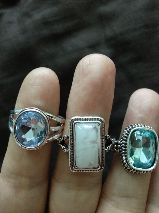 Кольца перстні сережки посріблені Біжутерія