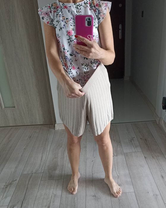 Spodenki XL. Rozciągliwe, luźne.