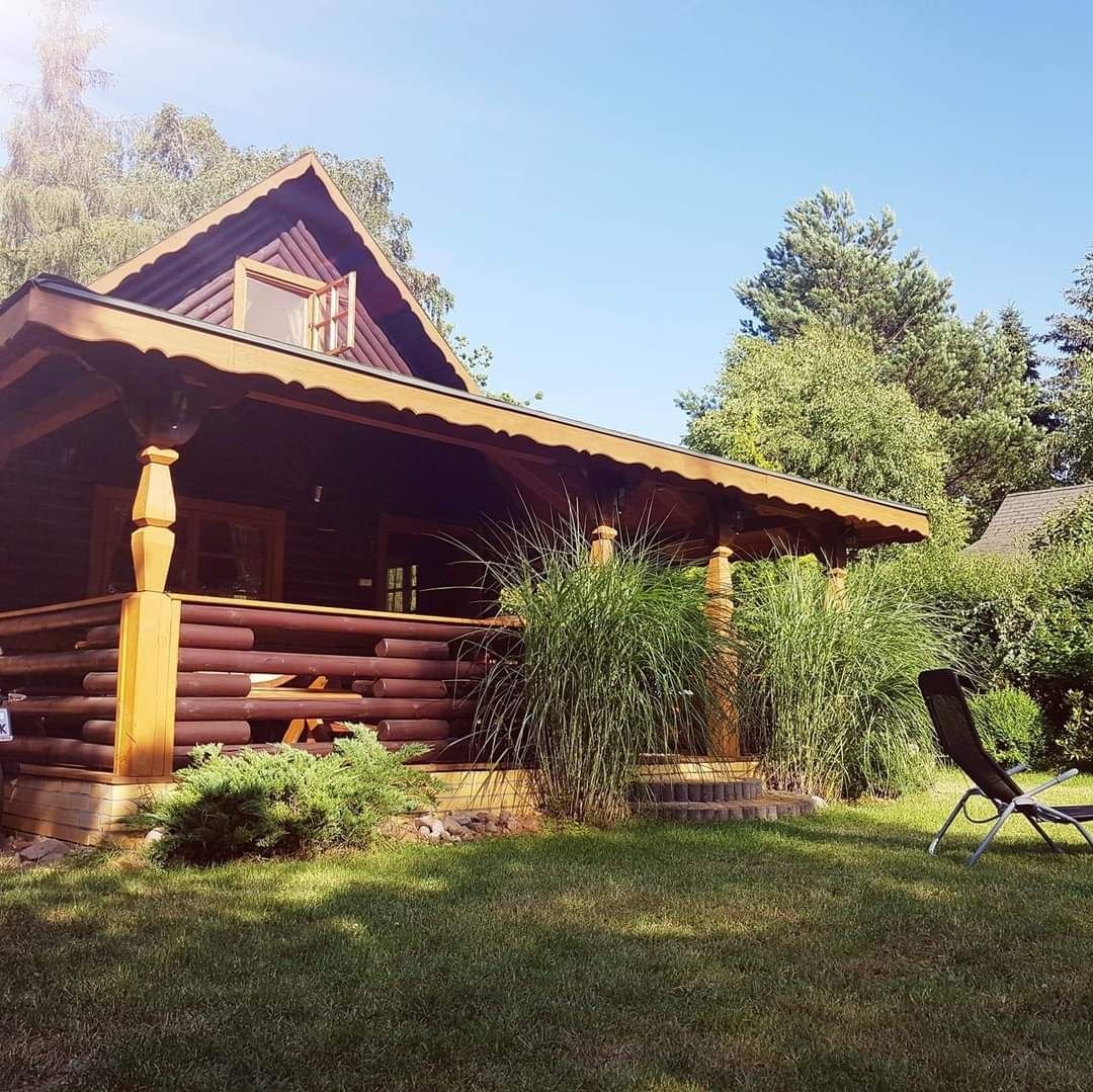 Domek nad Jeziorem Piaseczno Chata Soła, kominek taras