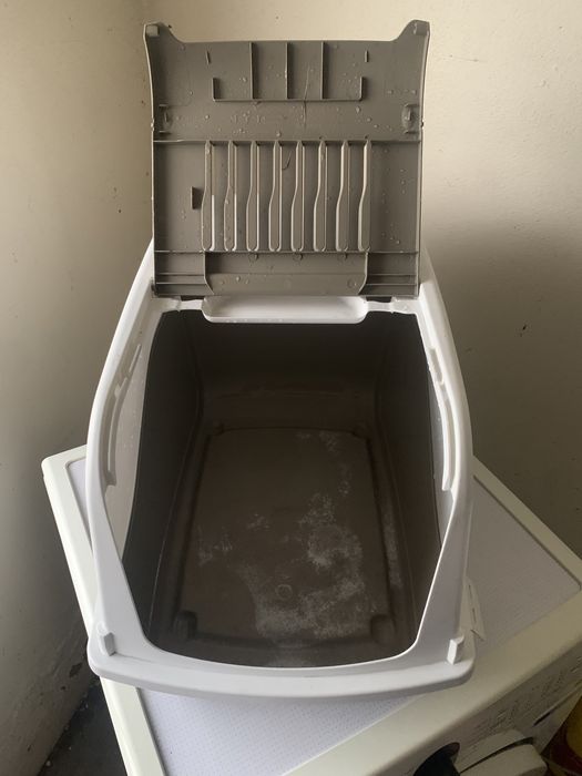 Caixa areia gato usada