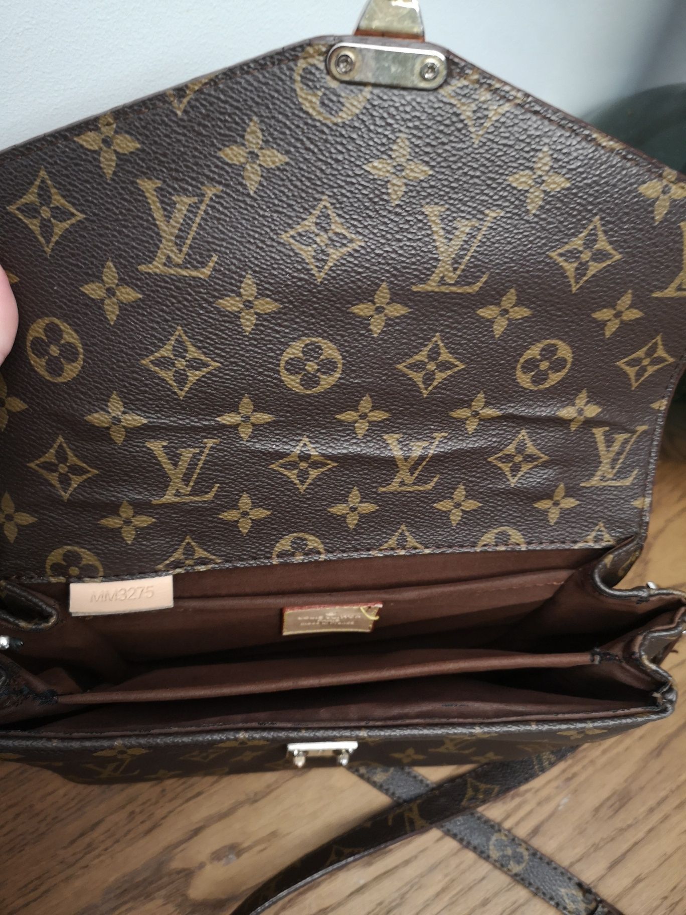 Torebka Louis Vuitton skóra skórzana monogram pochette metis