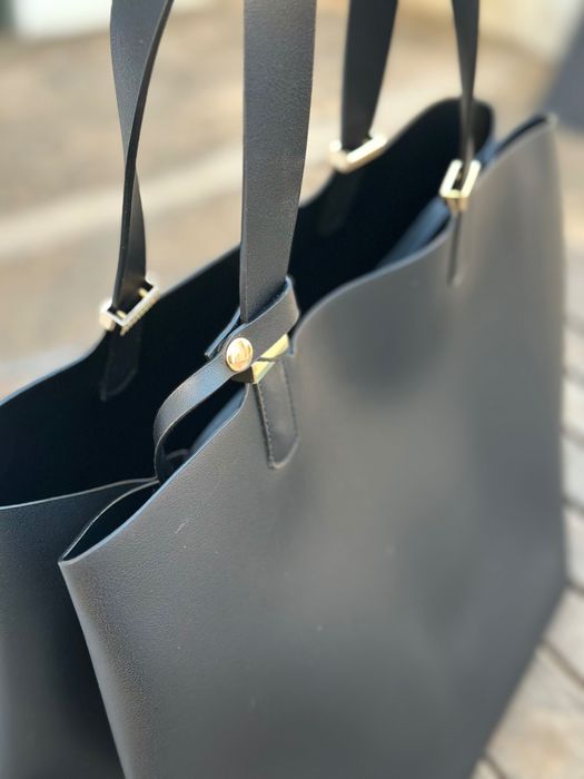 Bolsa Grande Preta Espaçosa e Leve Com Bolsa Interior Removível