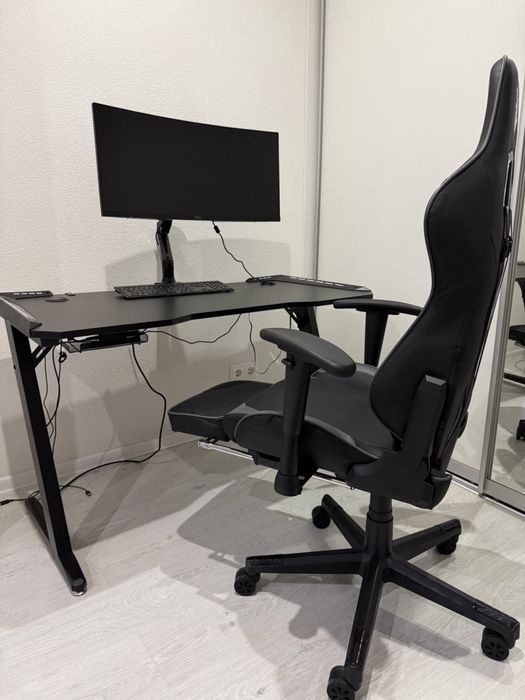 Комп'ютерний стіл GT RACER T-1226 чорний