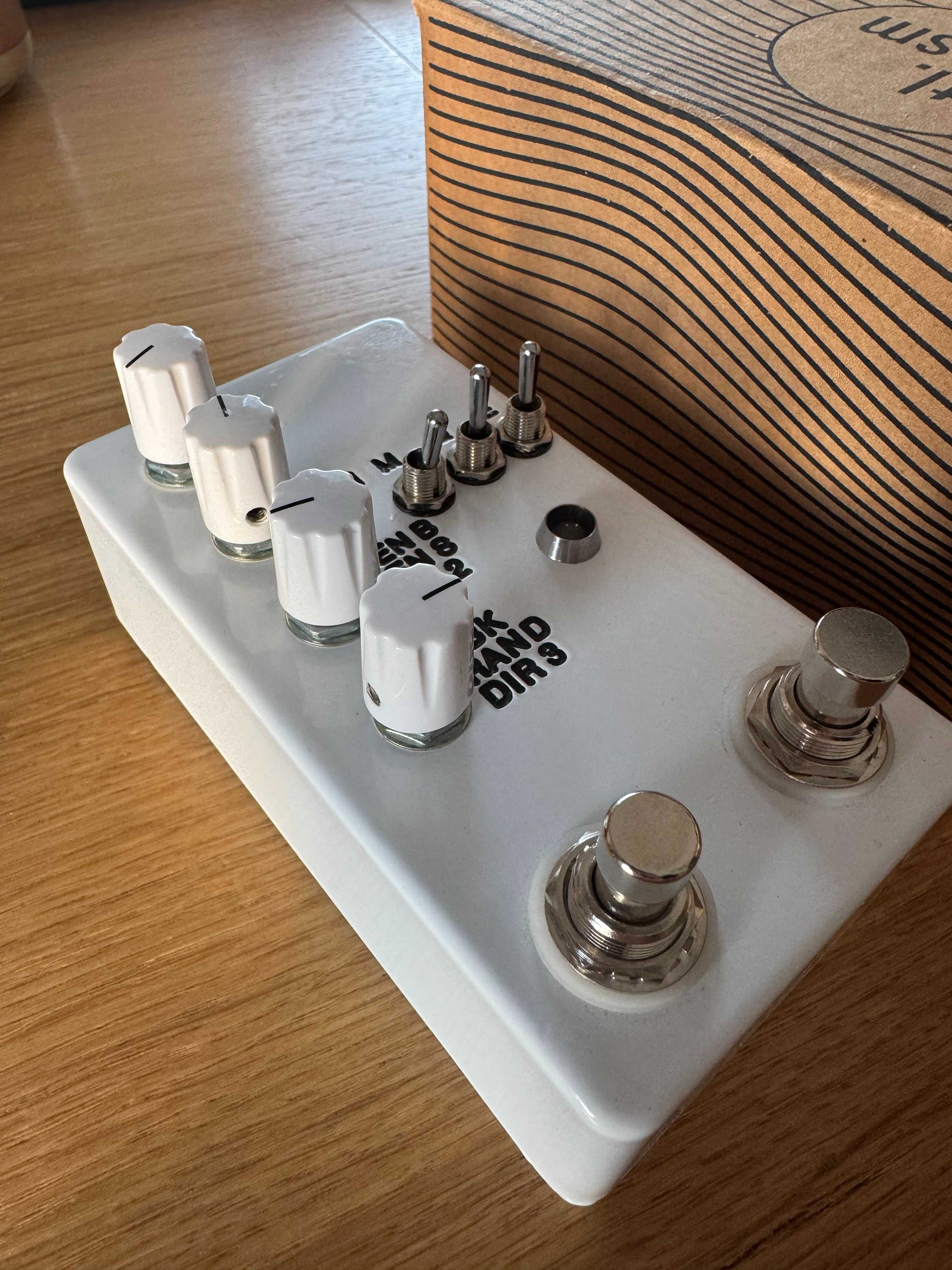 Montreal Assembly Count to 5 (efekt gitarowy delay/looper)