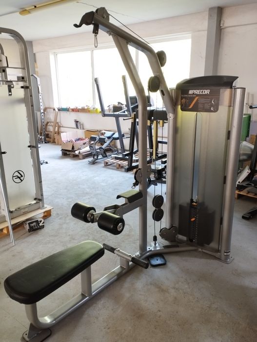 Wyciąg 2w1 na plecy górny dolny Precor lat pulldown low row