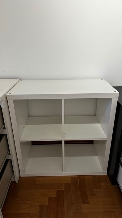 Estante IKEA KALLAX — Branca (com cubos de arrumação)