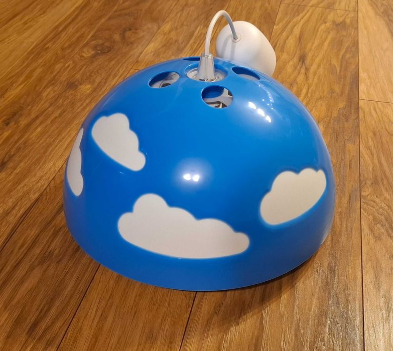 Lampa wisząca w chmurki Ikea