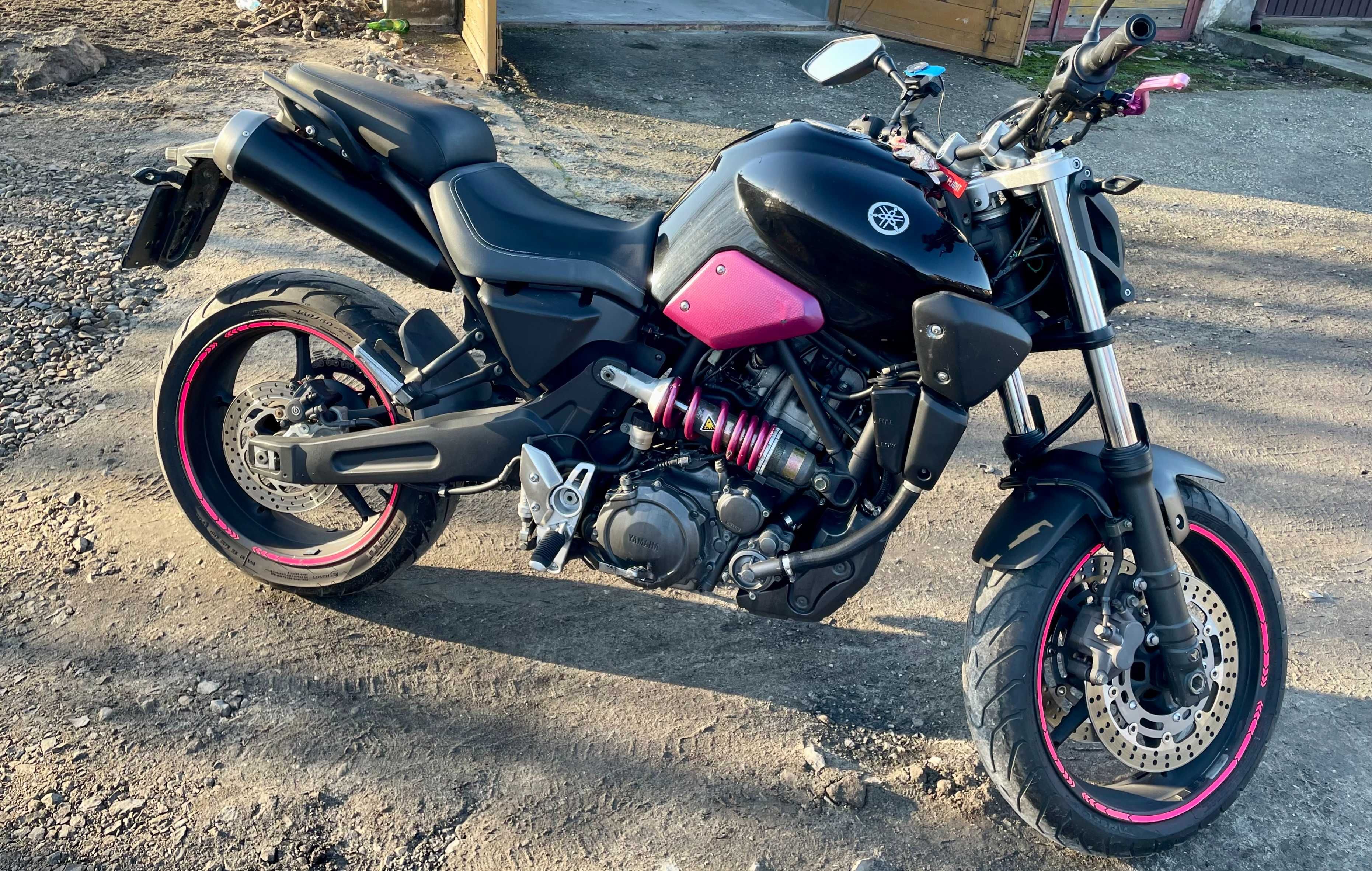 Yamaha MT-03 660 cm^3