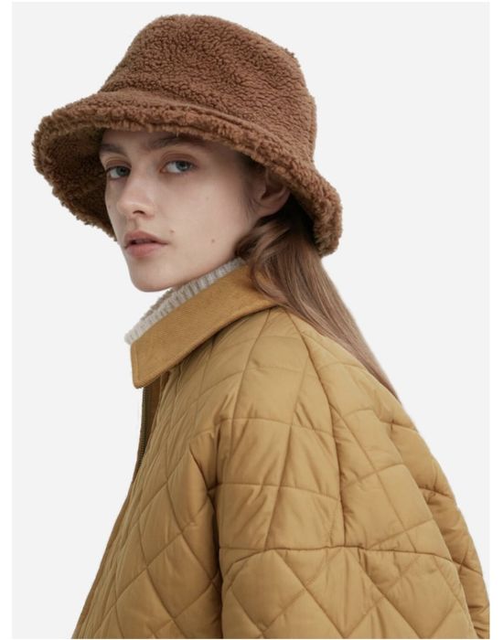 Плюшева шапка Uniqlo