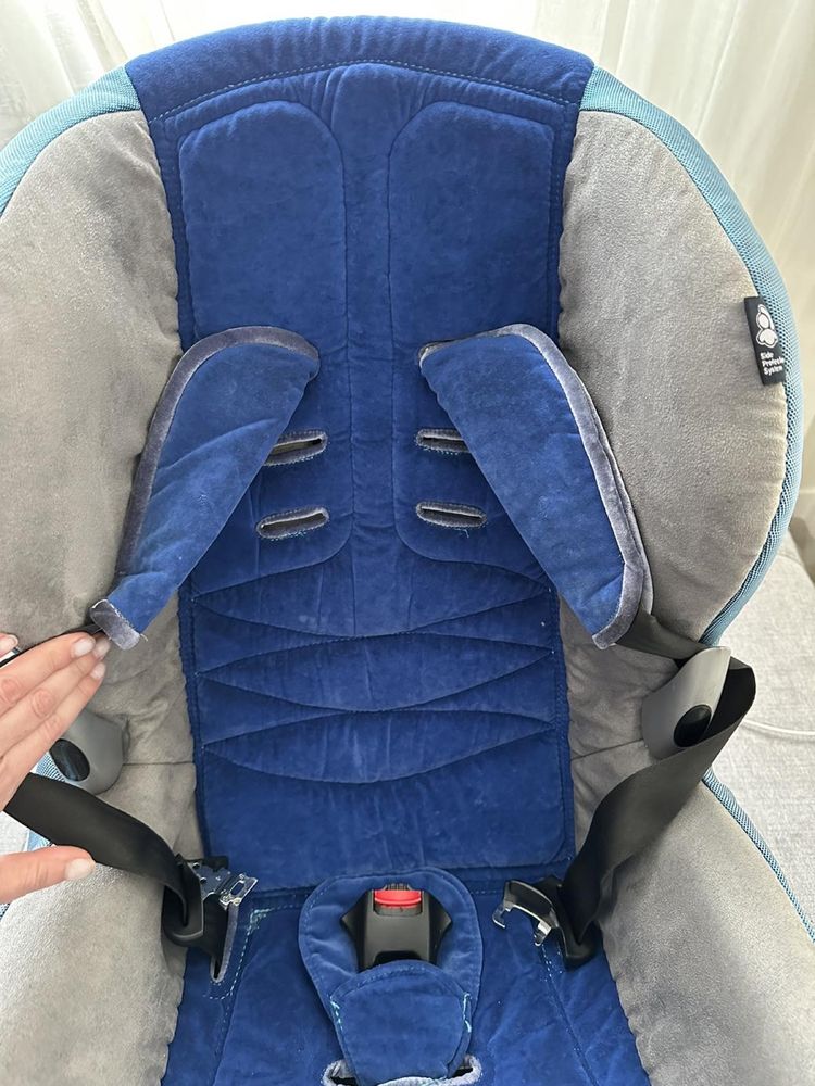 Автокрісло 9-18 кг Maxi cosi з базою isofix