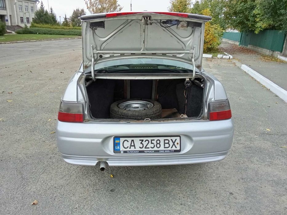 Продам ВАЗ 2110,  одни власник,  газ-бензин