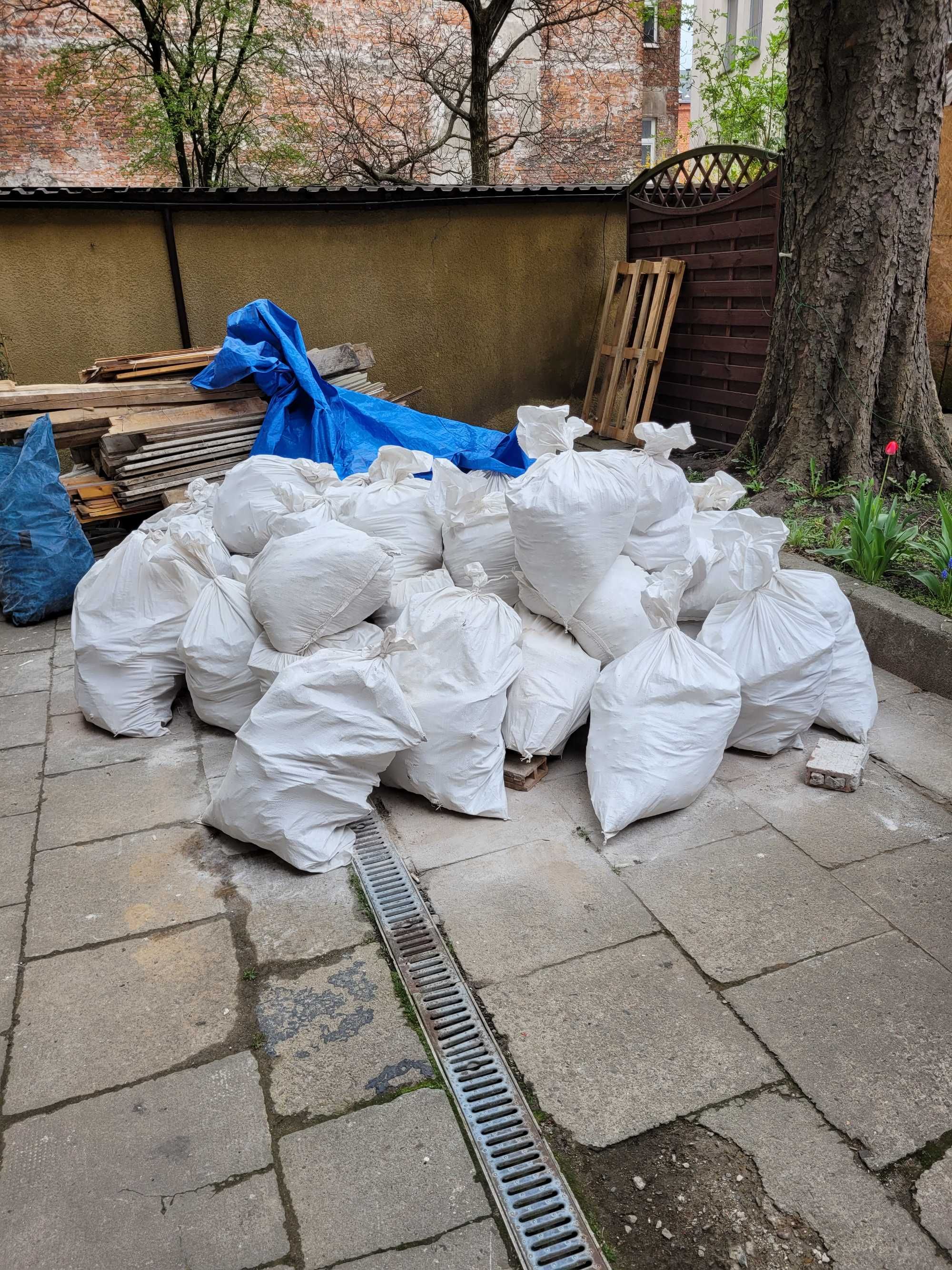WYWÓZ MEBLI/ŚMIECI/GRUZU/ODPADÓW Sprzątanie mieszkań/piwnic/Utylizacja
