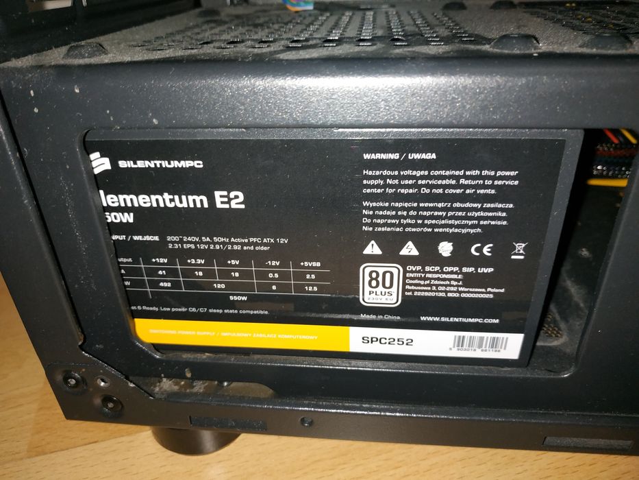 Obudowa SilentiumPC z zasilaczem 550W