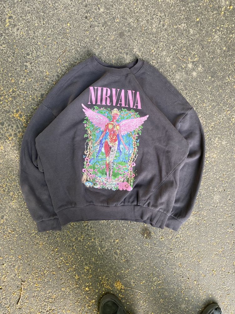 Кофта nirvana.