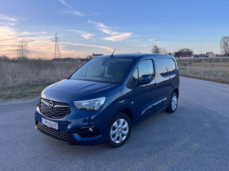 Opel Combo  Combo e 1.5 130km automat niski przebieg serwisowany car-pass