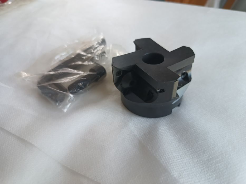 Frez składany nasadzany walcowo-czołowy 220.17