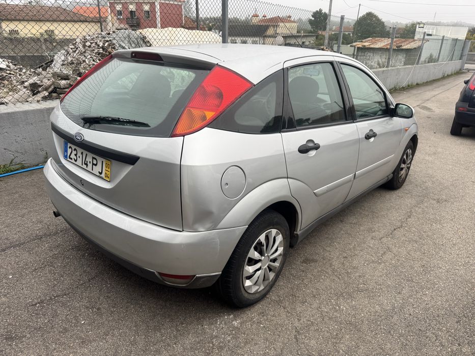 Ford Focus 1.4i 75cv