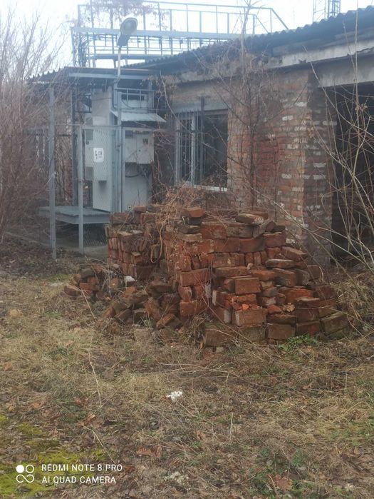 Продам комерцiйну нерухомiсть в м. Прилуки по вул.Межева 1