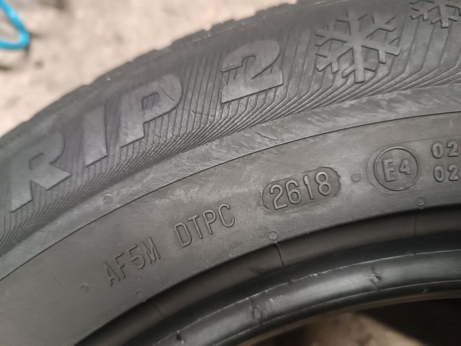 215/65R16 komplet opon zimowych Semperit 8mm