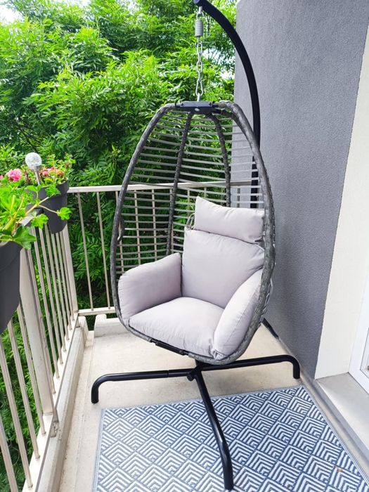 Fotel wiszący kokon bujak ogrodowy na balkoni