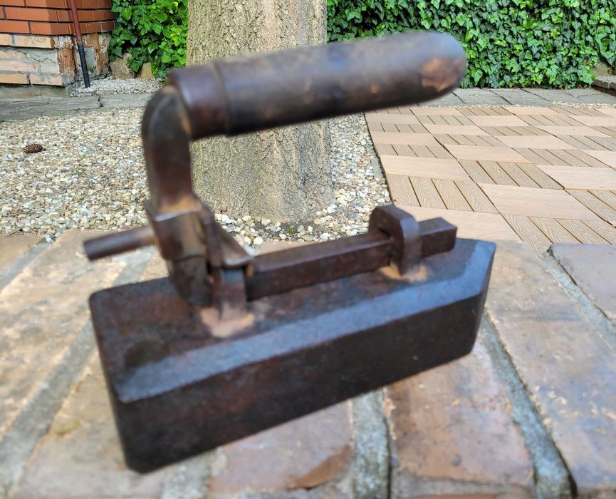 Stare przedwojenne XIX wieczne żelazko kumulacyjne