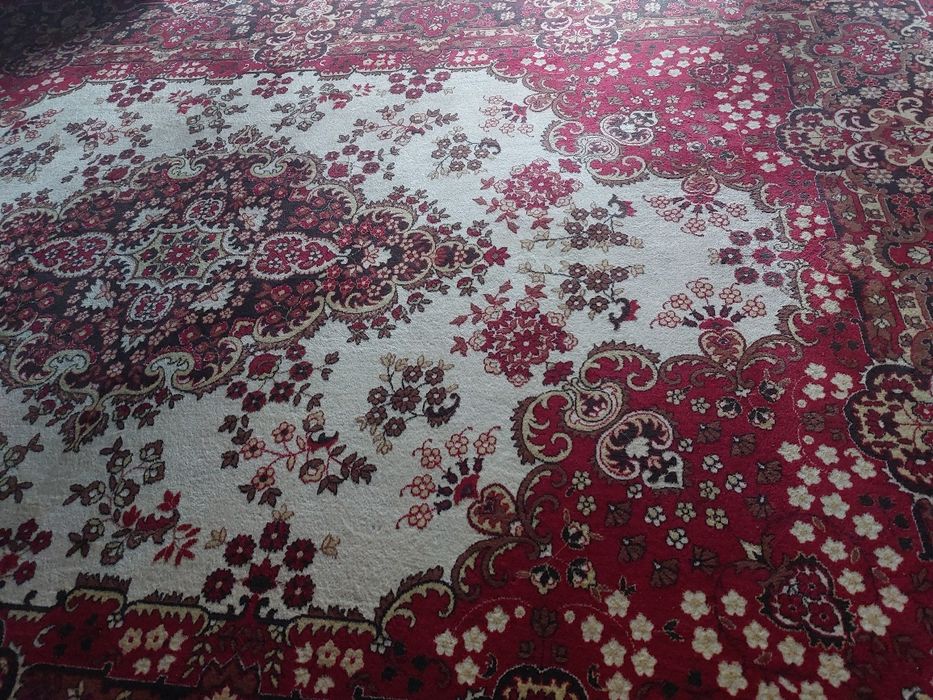 Klasyczny dywan orientalny w kolorach bordo i kremu – 320×155 cm