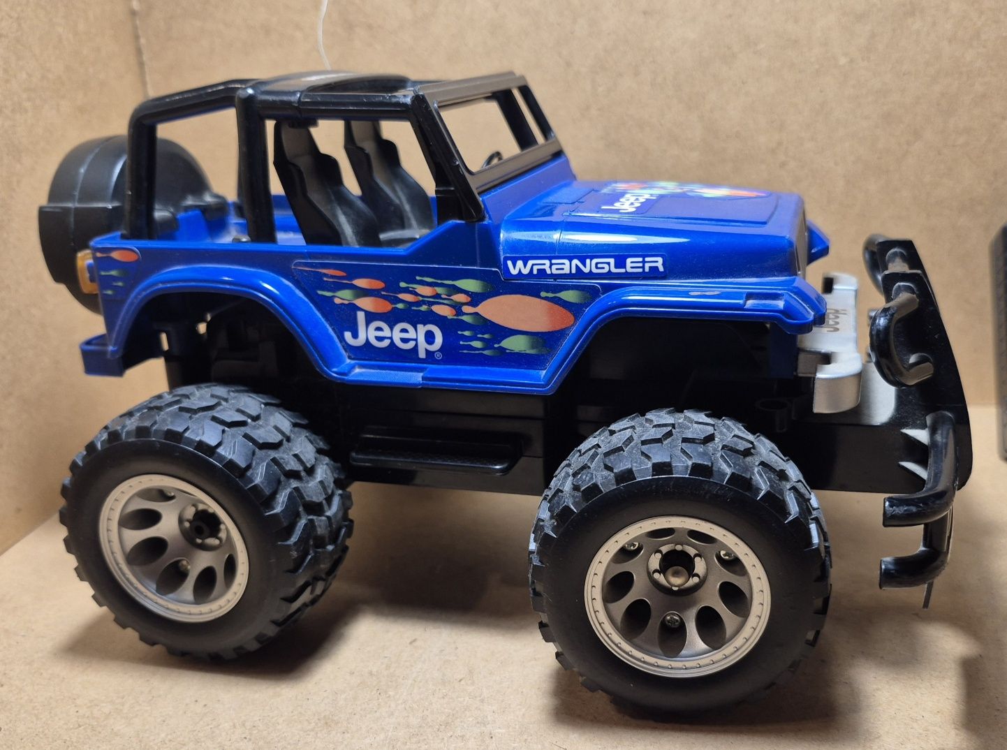 Model rc r/c nikko jeep wrangler