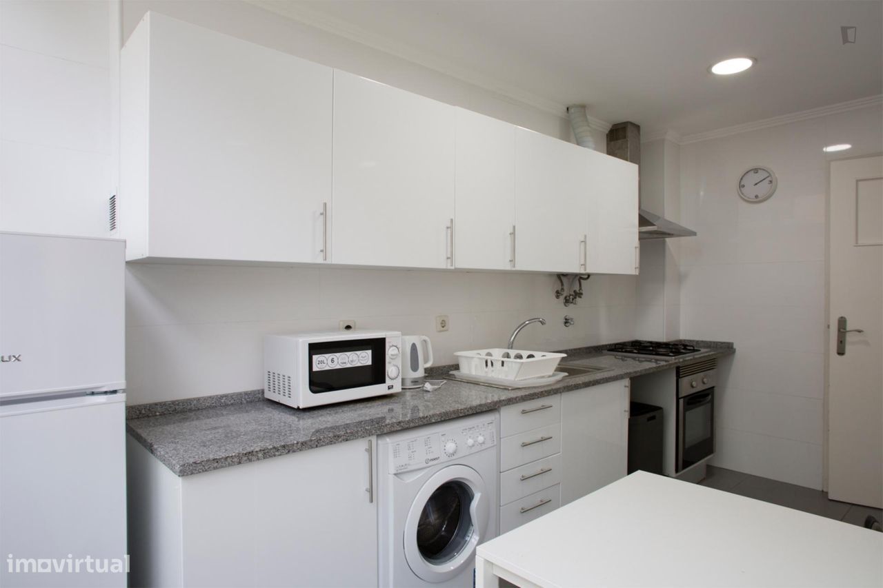 553527 - Quarto com cama de solteiro em...