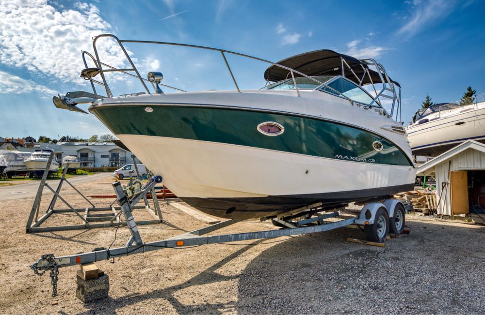 Łódz Motorowa Maxum 2500 SE 5.7 Mpi Motorówka Jacht